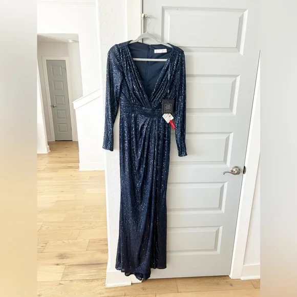 NWT Mac Duggal Ieena Long Sleeve Sequin Gown Midnight Blue 26490 - Picture 2 of 8